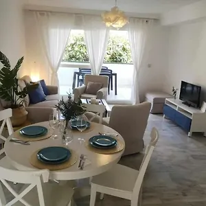 Сasa de vacaciones Duplex In Lunamar Complex, Marbella