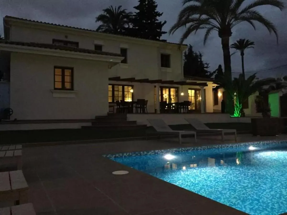 מארבלה Scandinavian Design Villa בית נופש