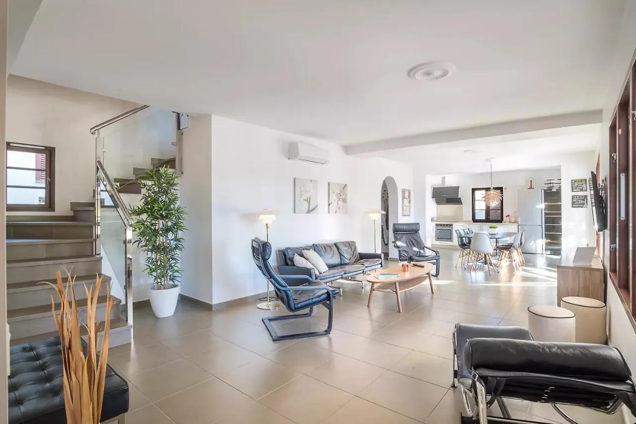 מארבלה Scandinavian Design Villa בית נופש