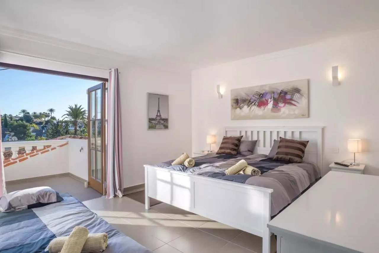 מארבלה Scandinavian Design Villa ספרד